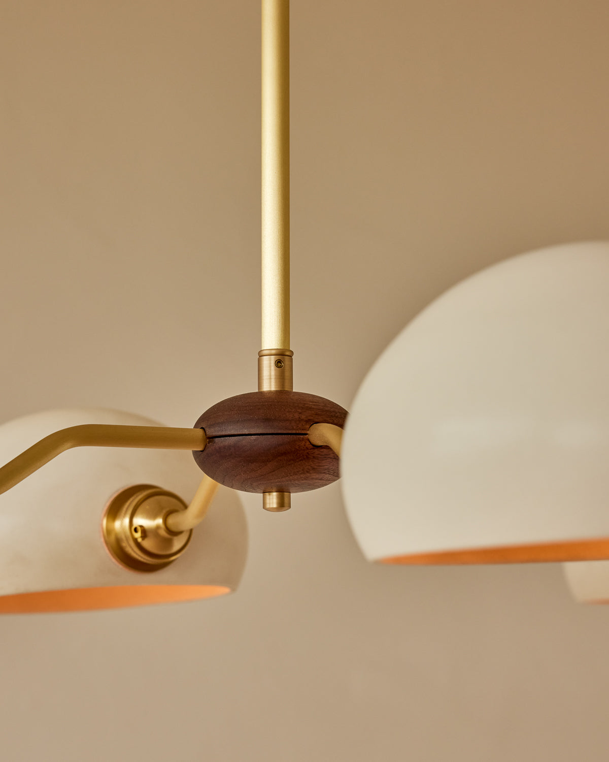 #shade-color_dove #Metal-+-Wood-Finish_Satin Brass / Black Walnut