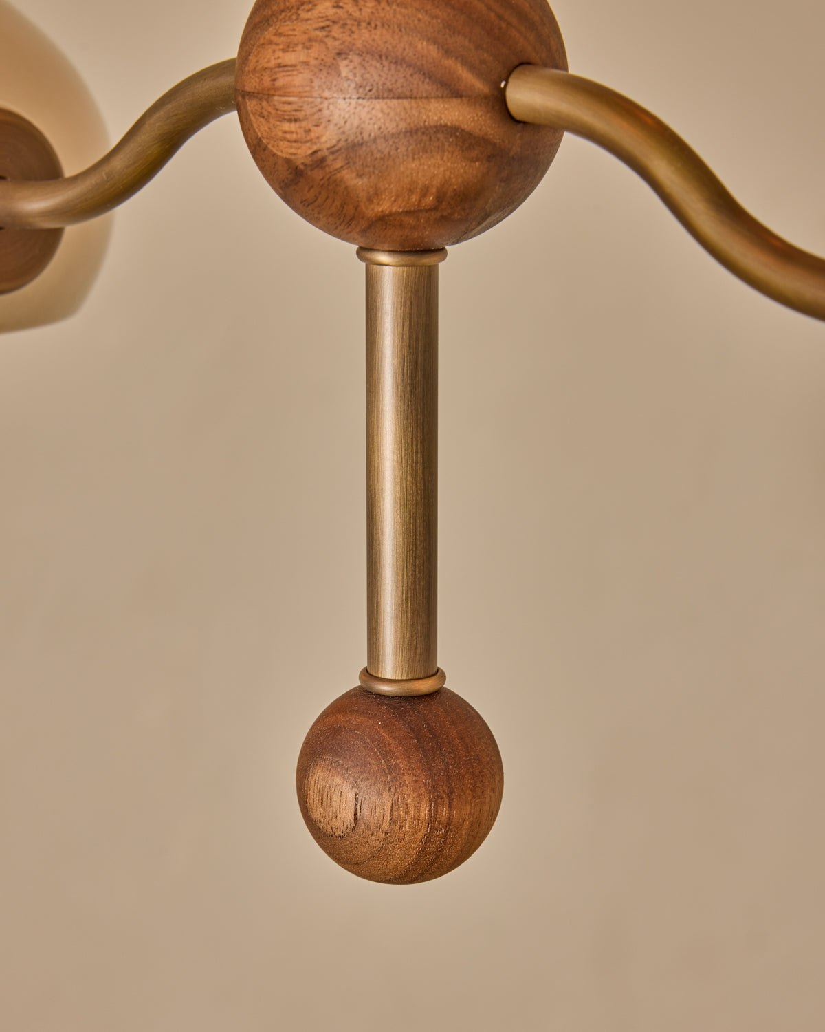 #shade-color_cream #Metal-+-Wood-Finish_Antique Brass / Black Walnut