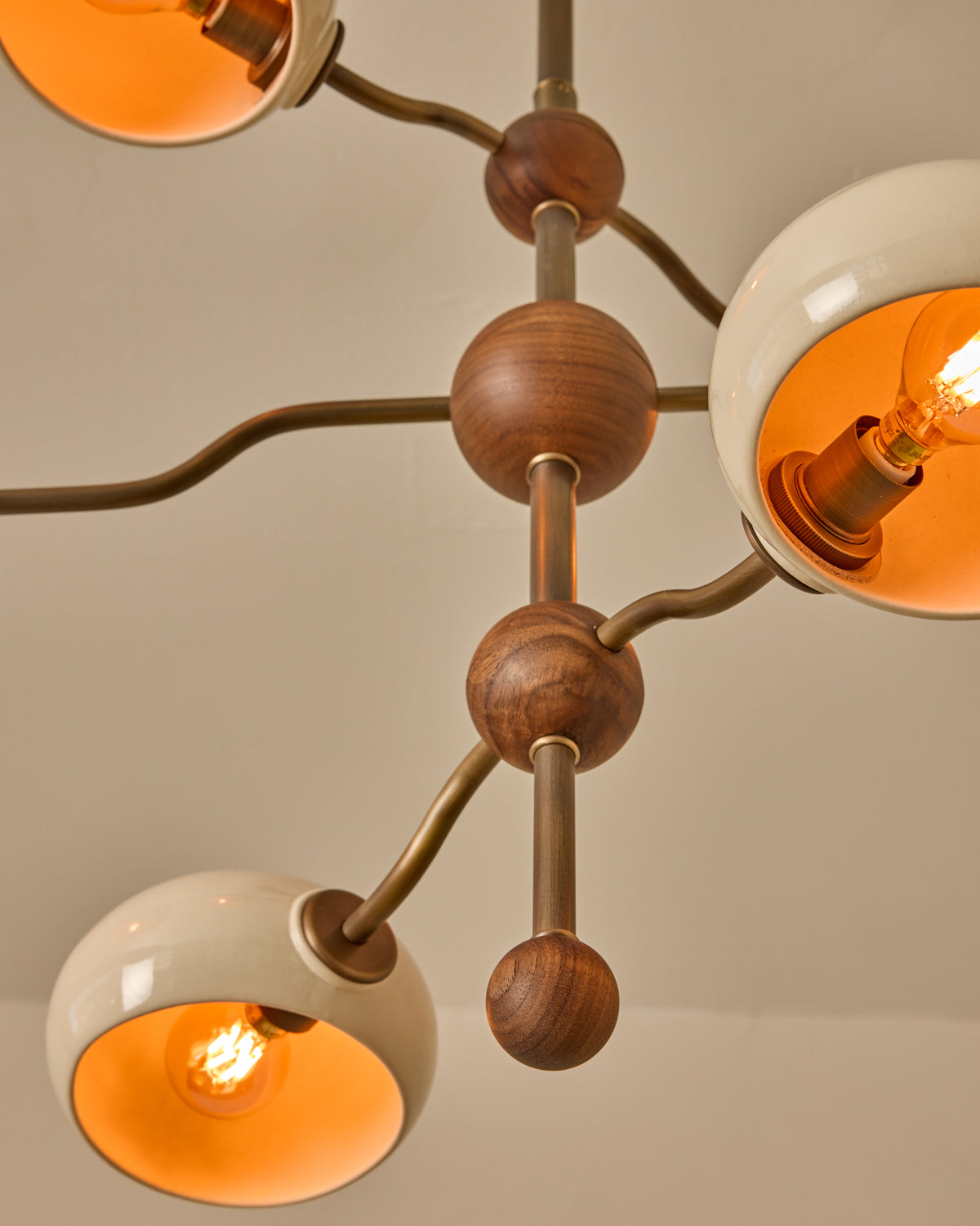 #shade-color_cream #Metal-+-Wood-Finish_Antique Brass / Black Walnut
