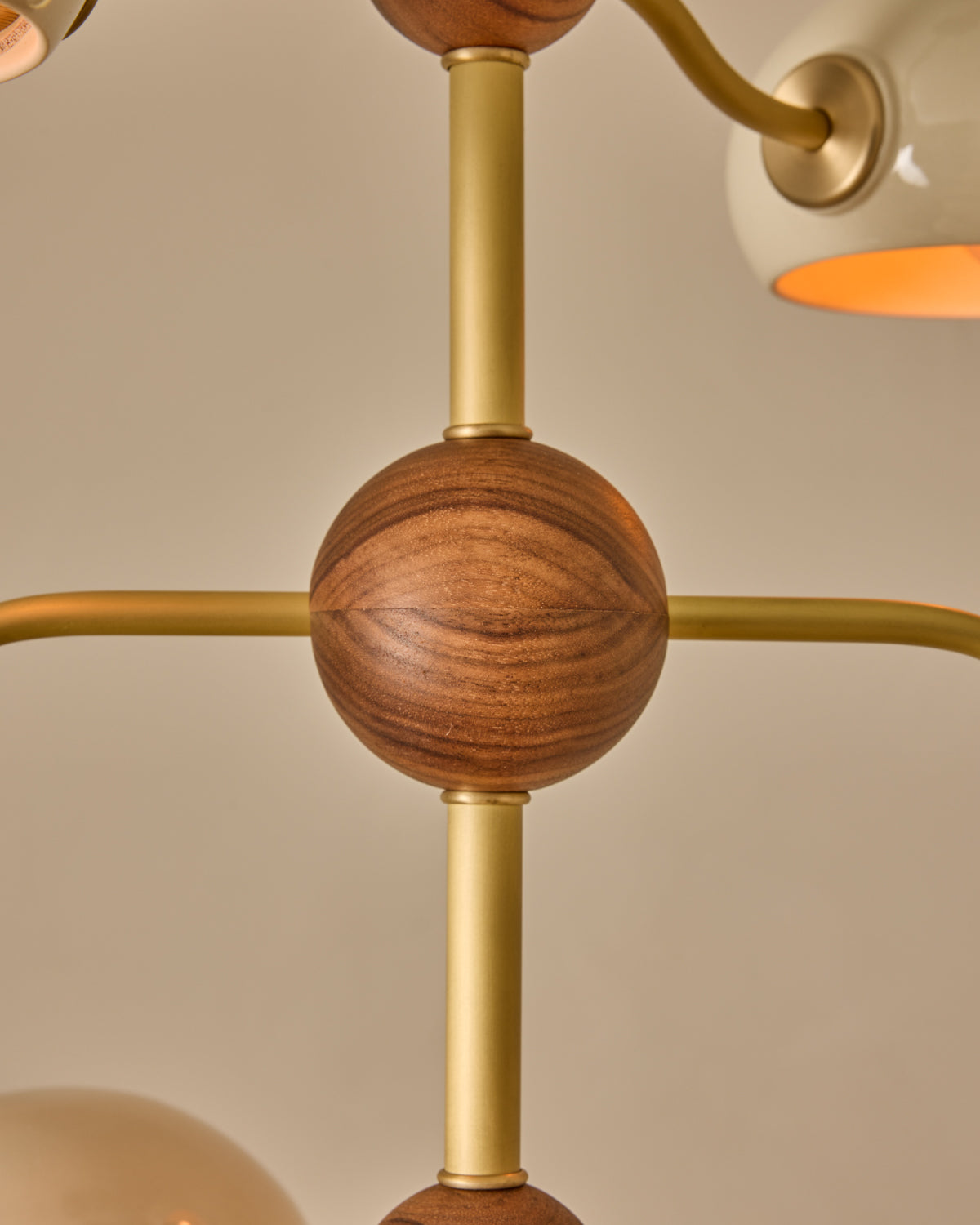 #shade-color_cream #Metal-+-Wood-Finish_Satin Brass / Black Walnut