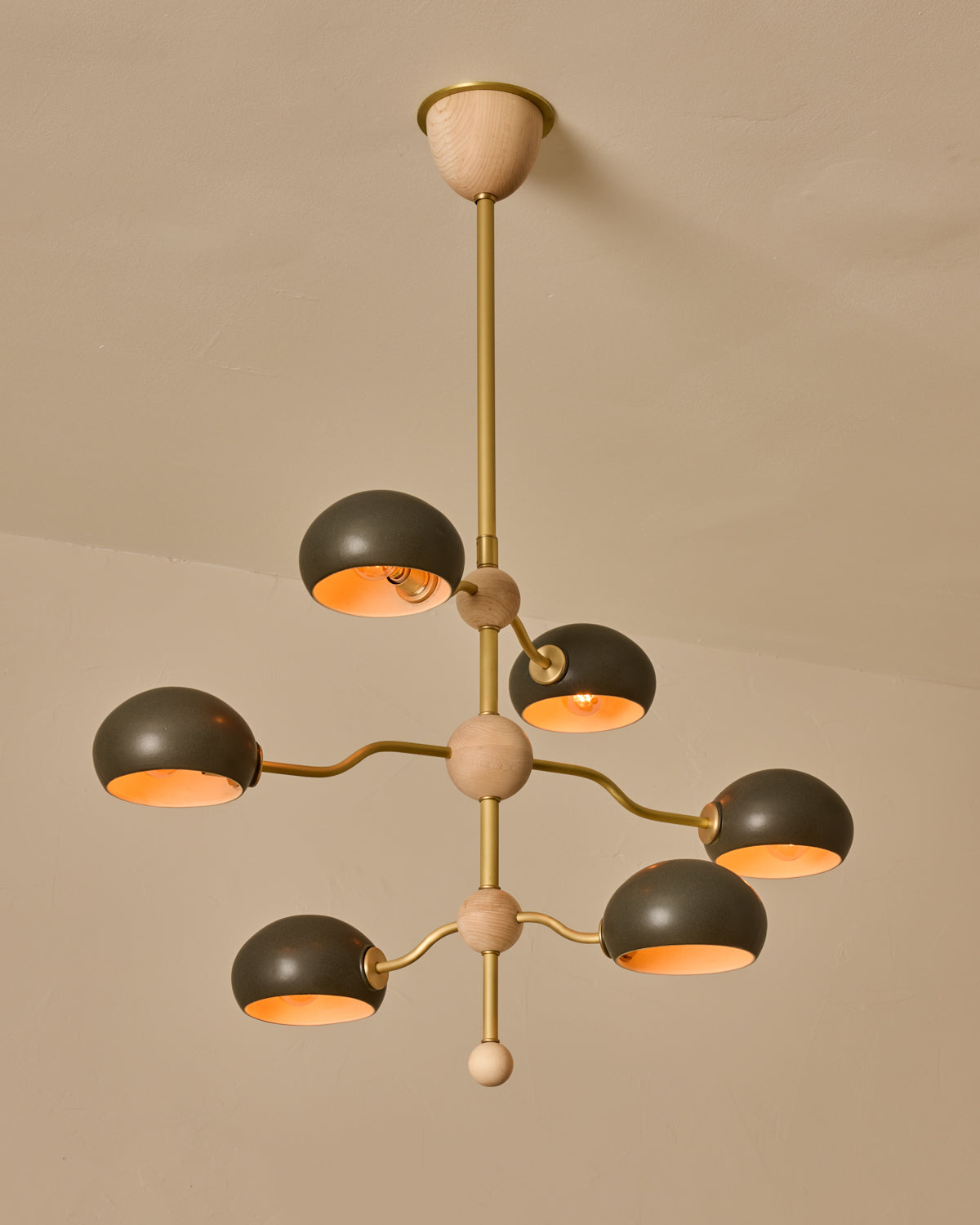 #shade-color_almost black #Metal-+-Wood-Finish_Satin Brass / Clear Maple