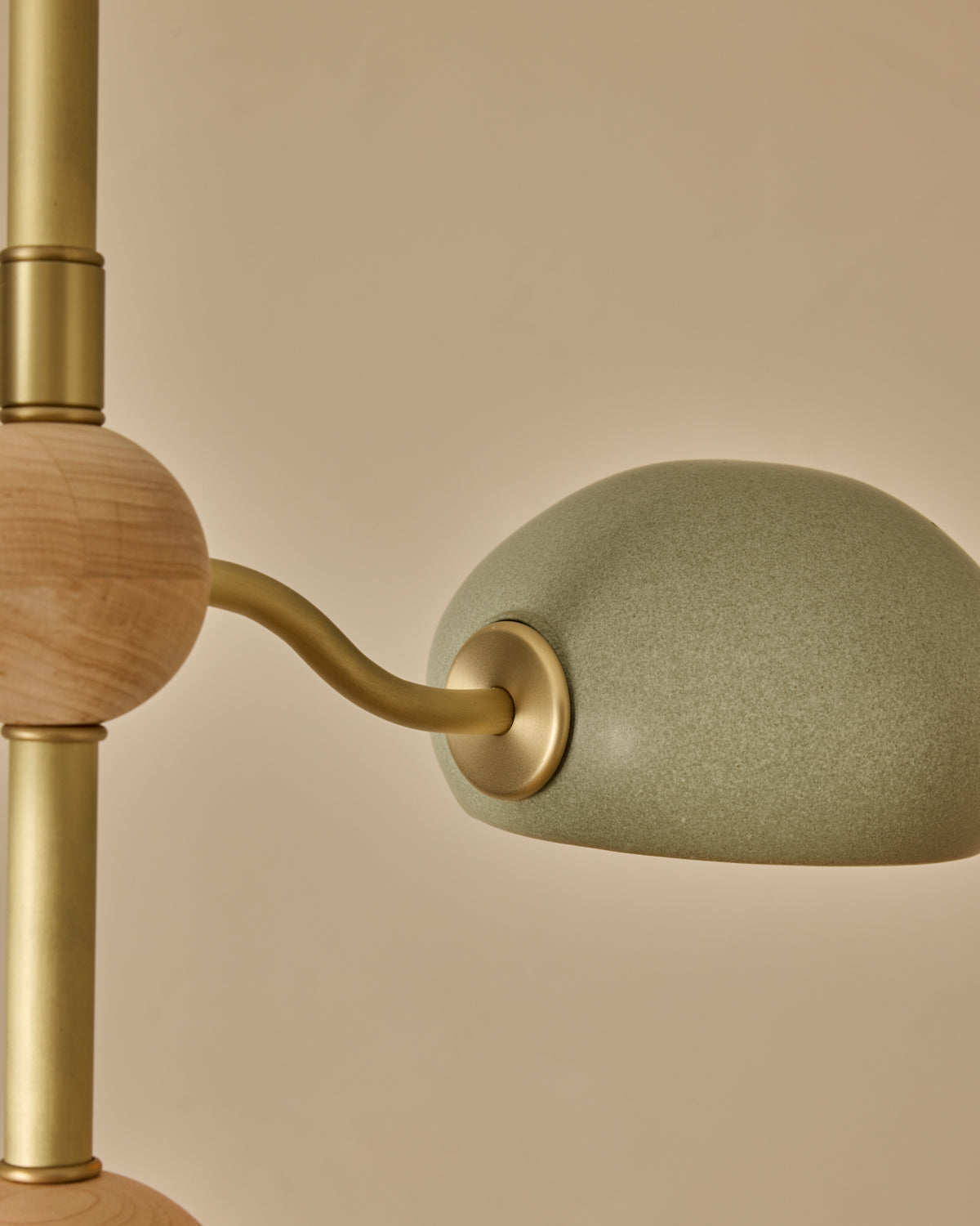 #shade-color_olivine #Metal-+-Wood-Finish_Satin Brass / Clear Maple