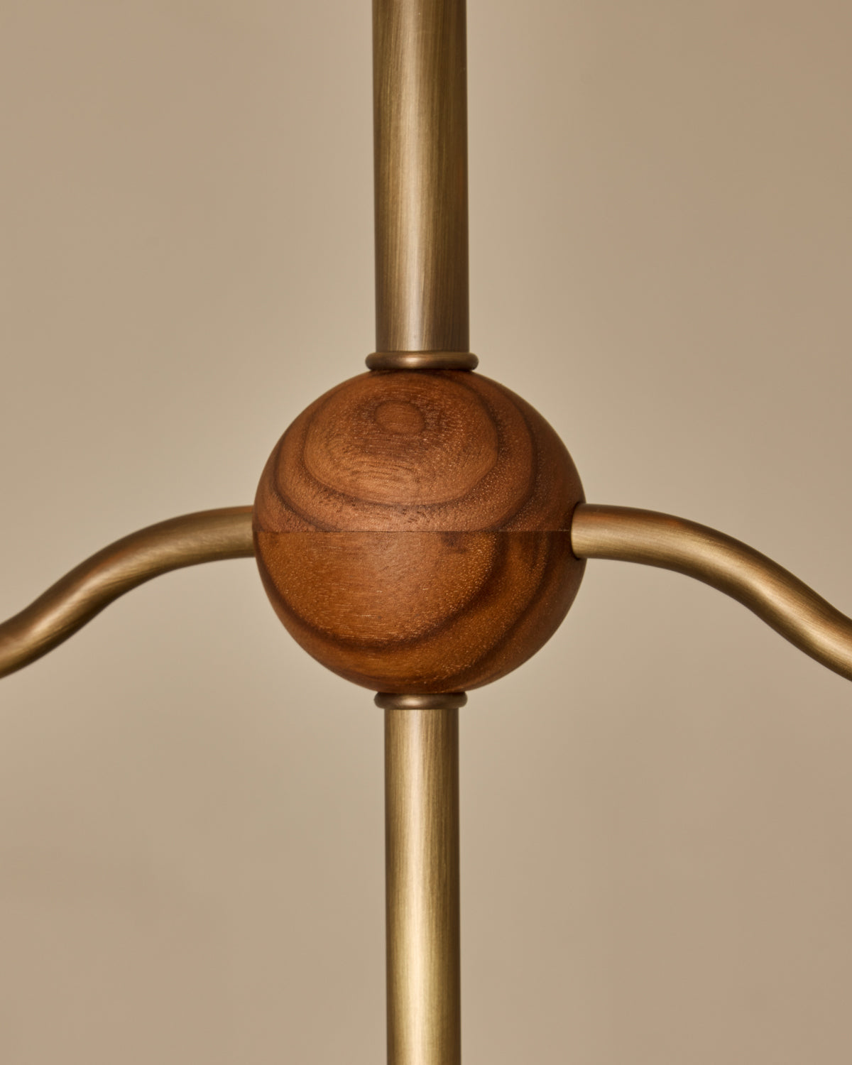 #Metal-+-Wood-Finish_Antique Brass / Black Walnut