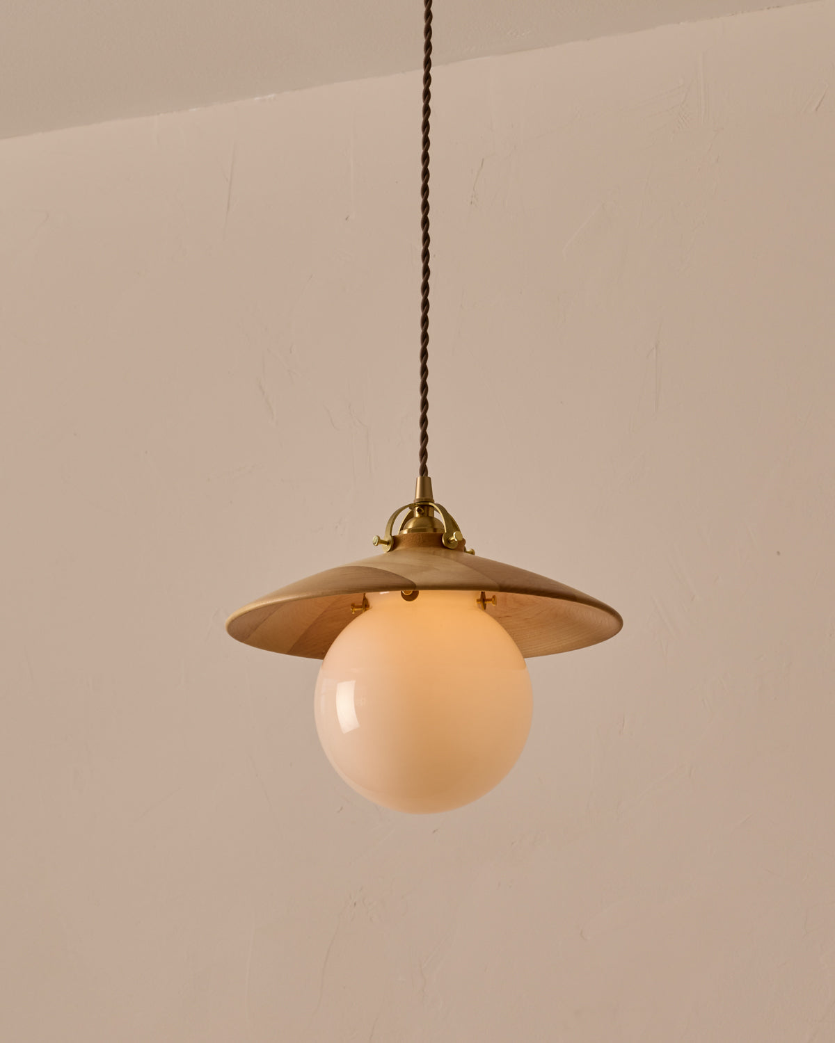 #shade-finish_natural maple #Cord-Color---Glass_Brown Cord - White Globe