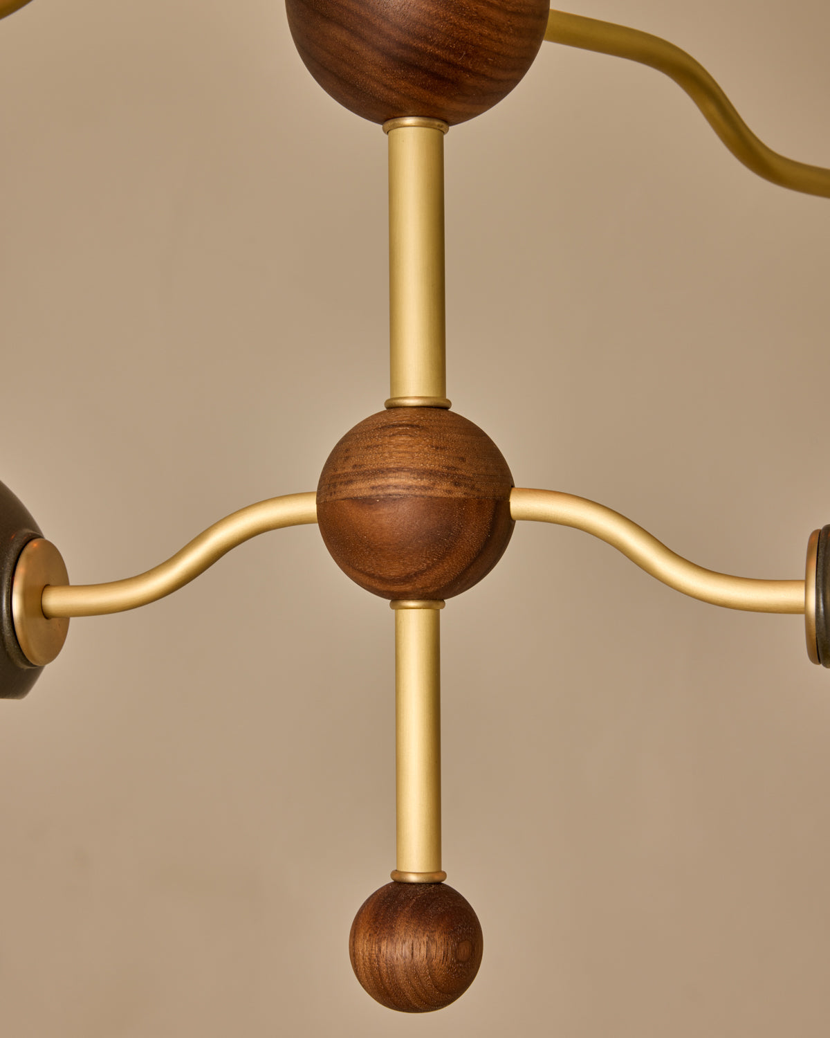 #shade-color_almost black #Metal-+-Wood-Finish_Satin Brass / Black Walnut