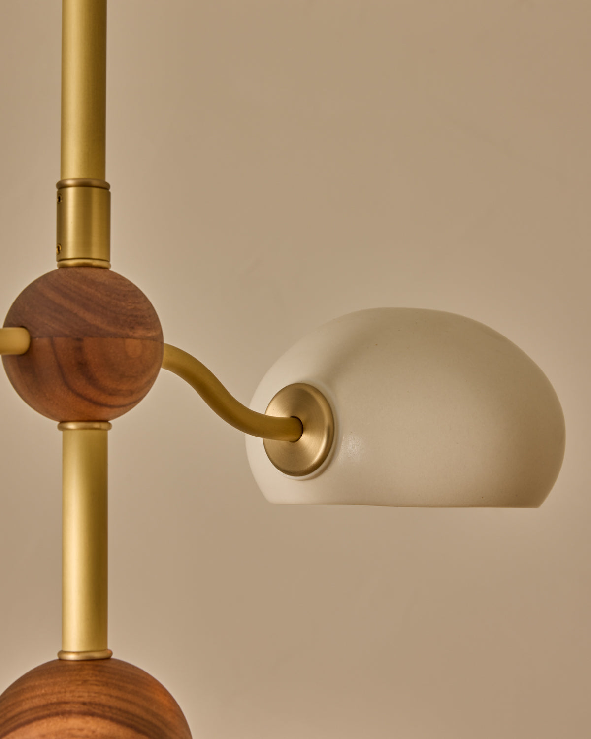 #shade-color_dove #Metal-+-Wood-Finish_Satin Brass / Black Walnut