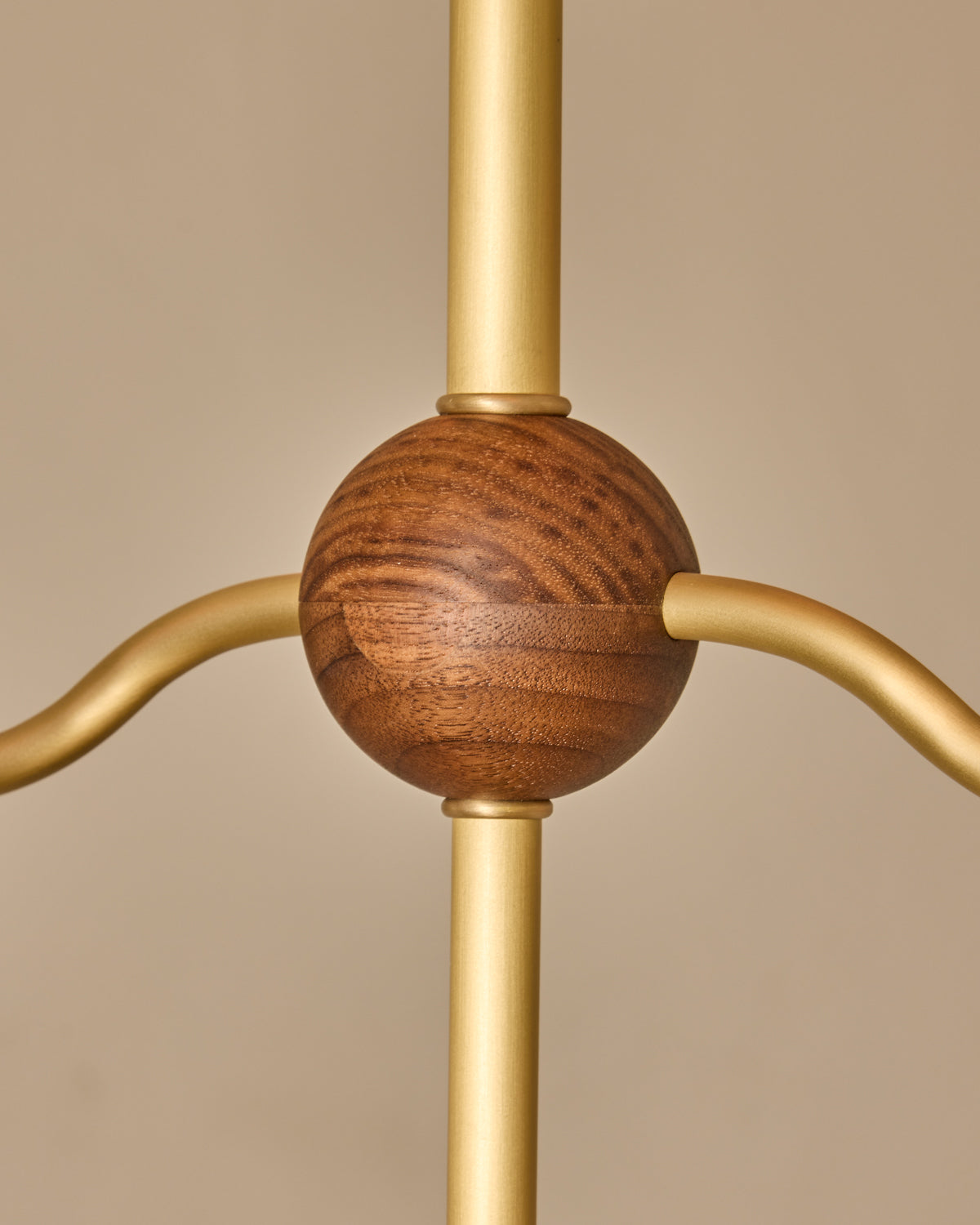 #Metal-+-Wood-Finish_Satin Brass / Black Walnut
