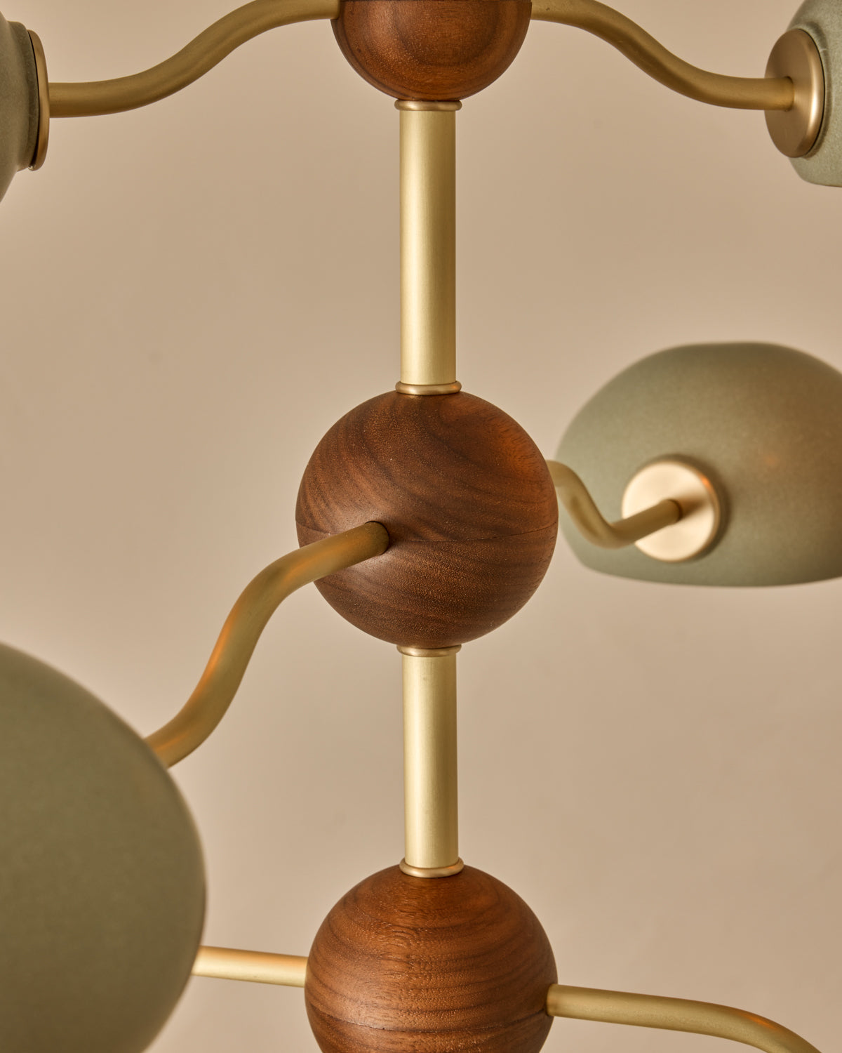 #shade-color_olivine #Metal-+-Wood-Finish_Satin Brass / Black Walnut