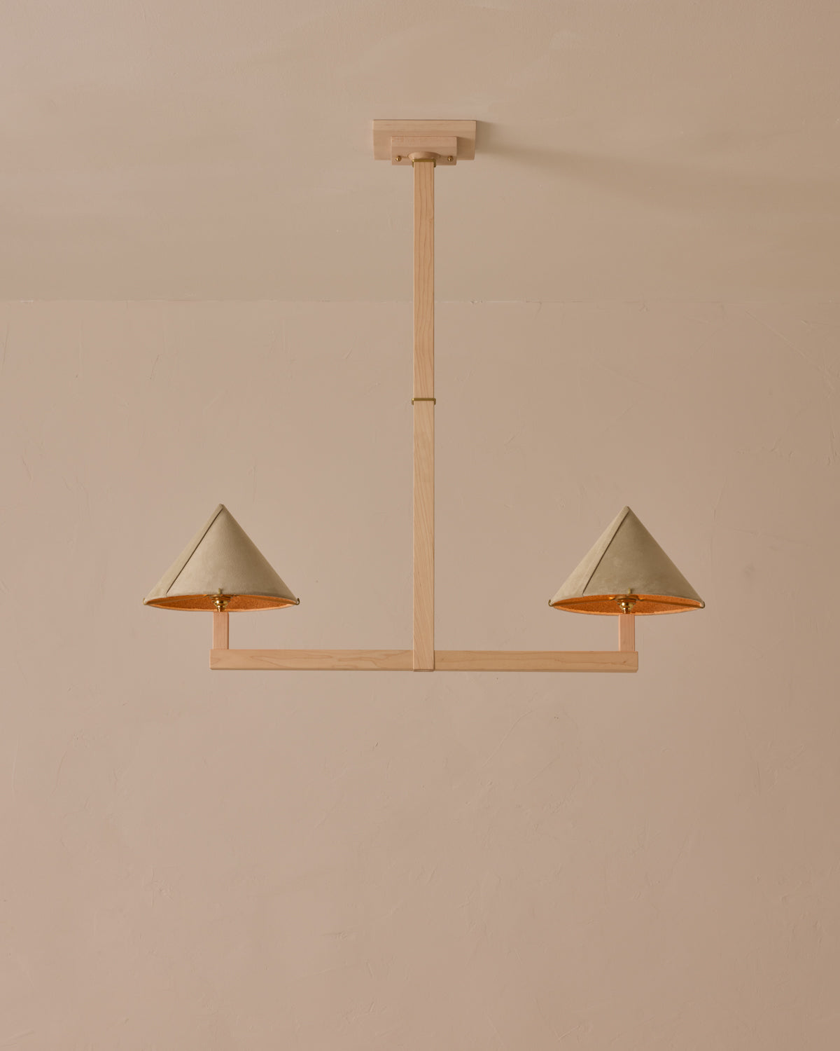 #wood-finish_clear maple #shade-finish_stone suede
