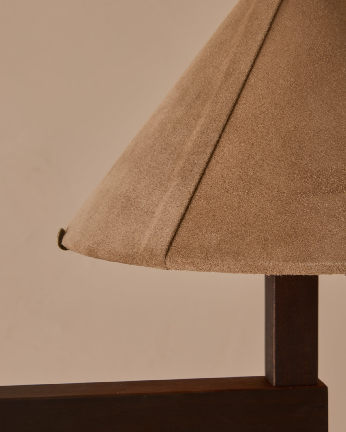 #wood-finish_dark wash maple #shade-finish_beige suede