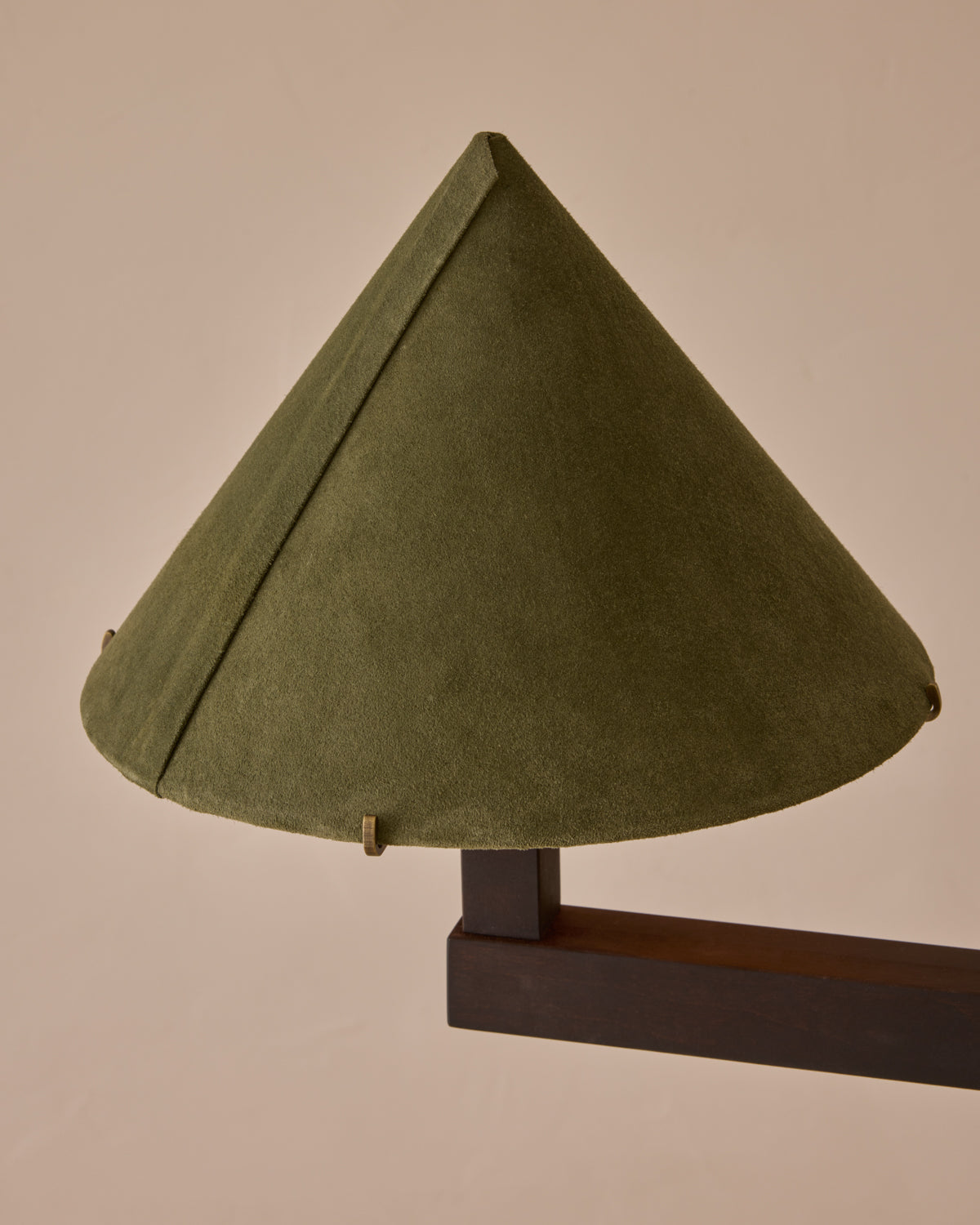 #wood-finish_dark wash maple #shade-finish_loden suede