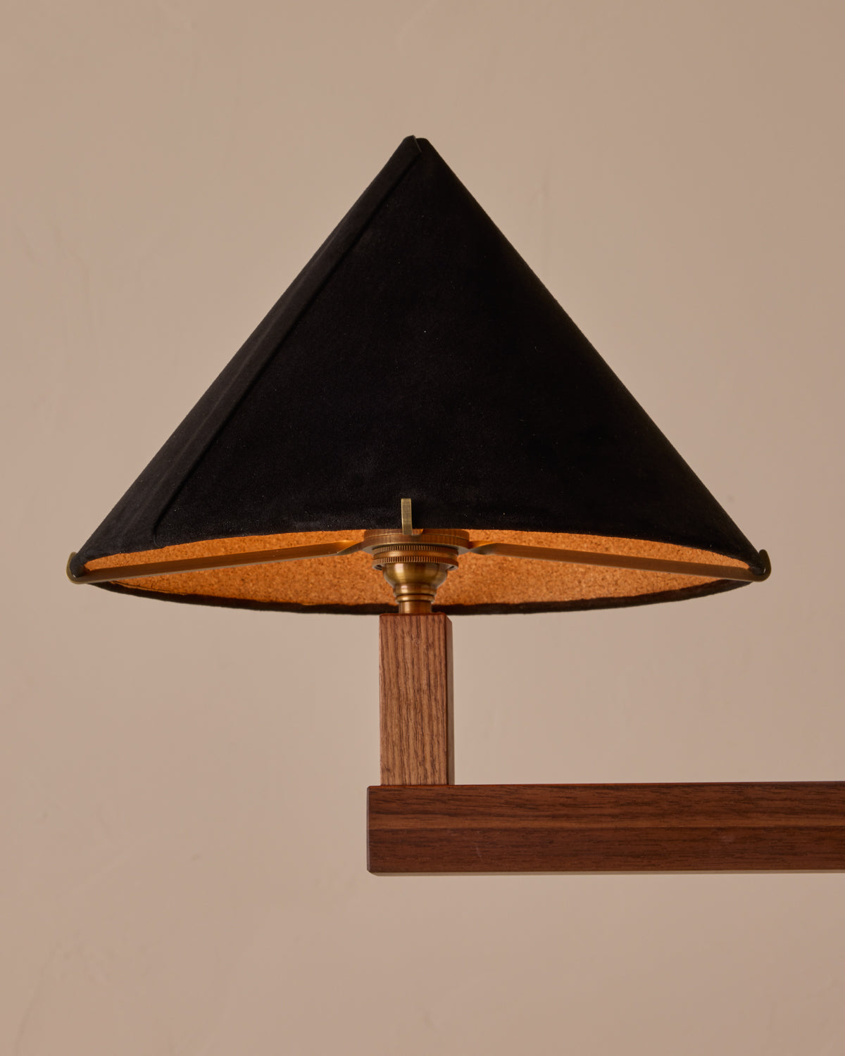 #wood-finish_black walnut #shade-finish_anthracite suede