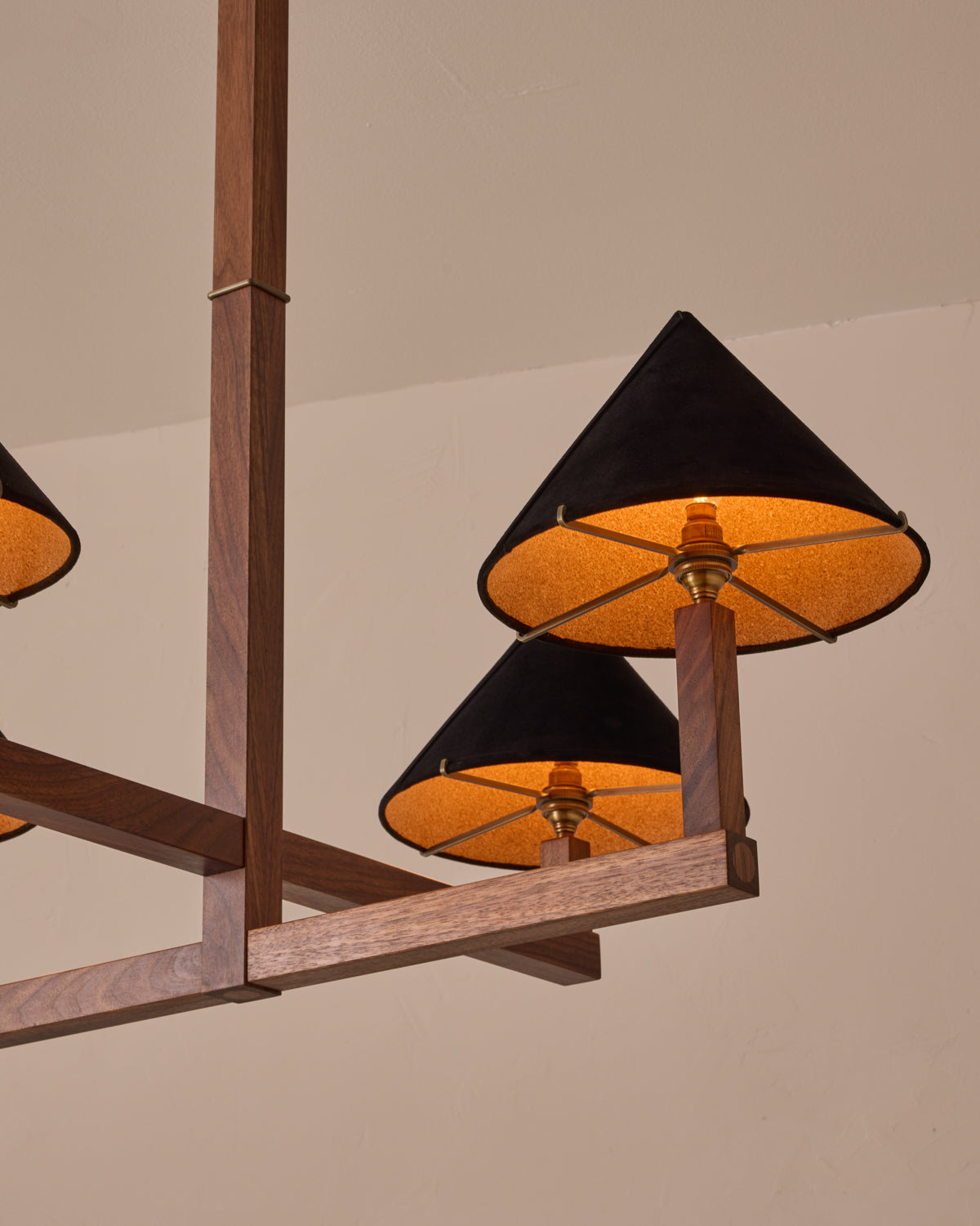 #wood-finish_black walnut #shade-finish_anthracite suede