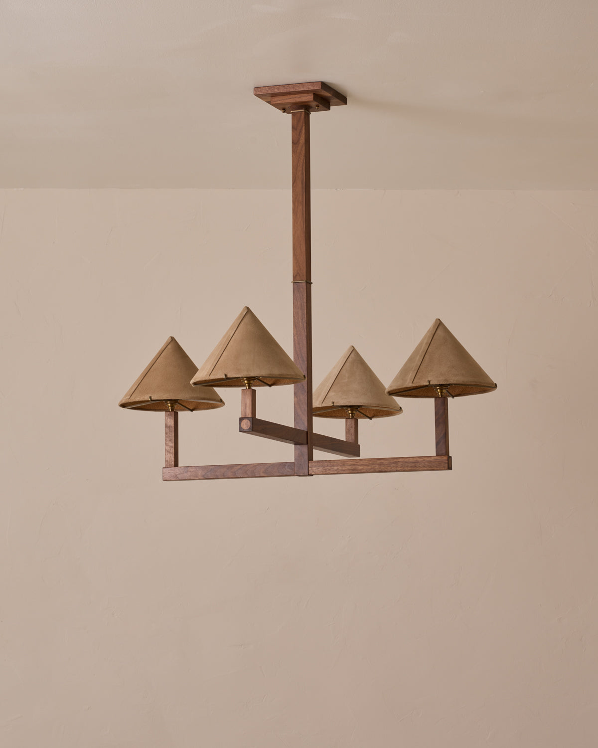 #wood-finish_black walnut #shade-finish_beige suede