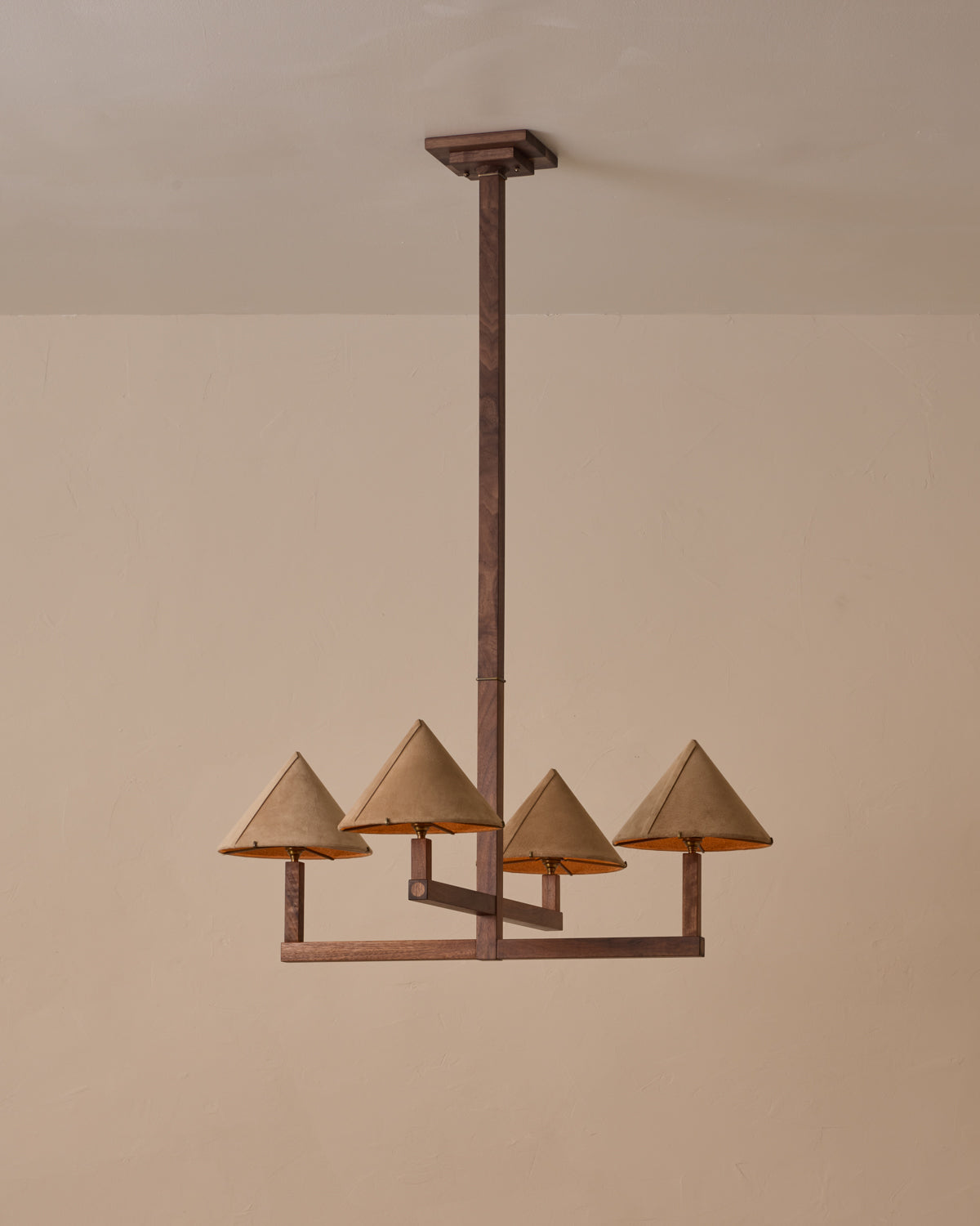 #wood-finish_black walnut #shade-finish_beige suede