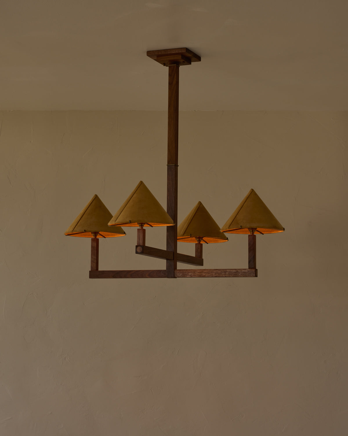 #wood-finish_black walnut #shade-finish_camel suede