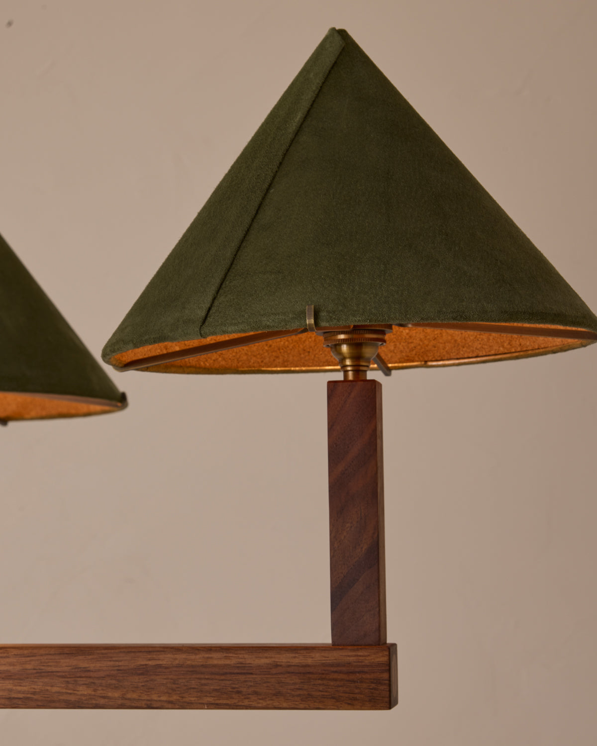 #wood-finish_black walnut #shade-finish_loden suede