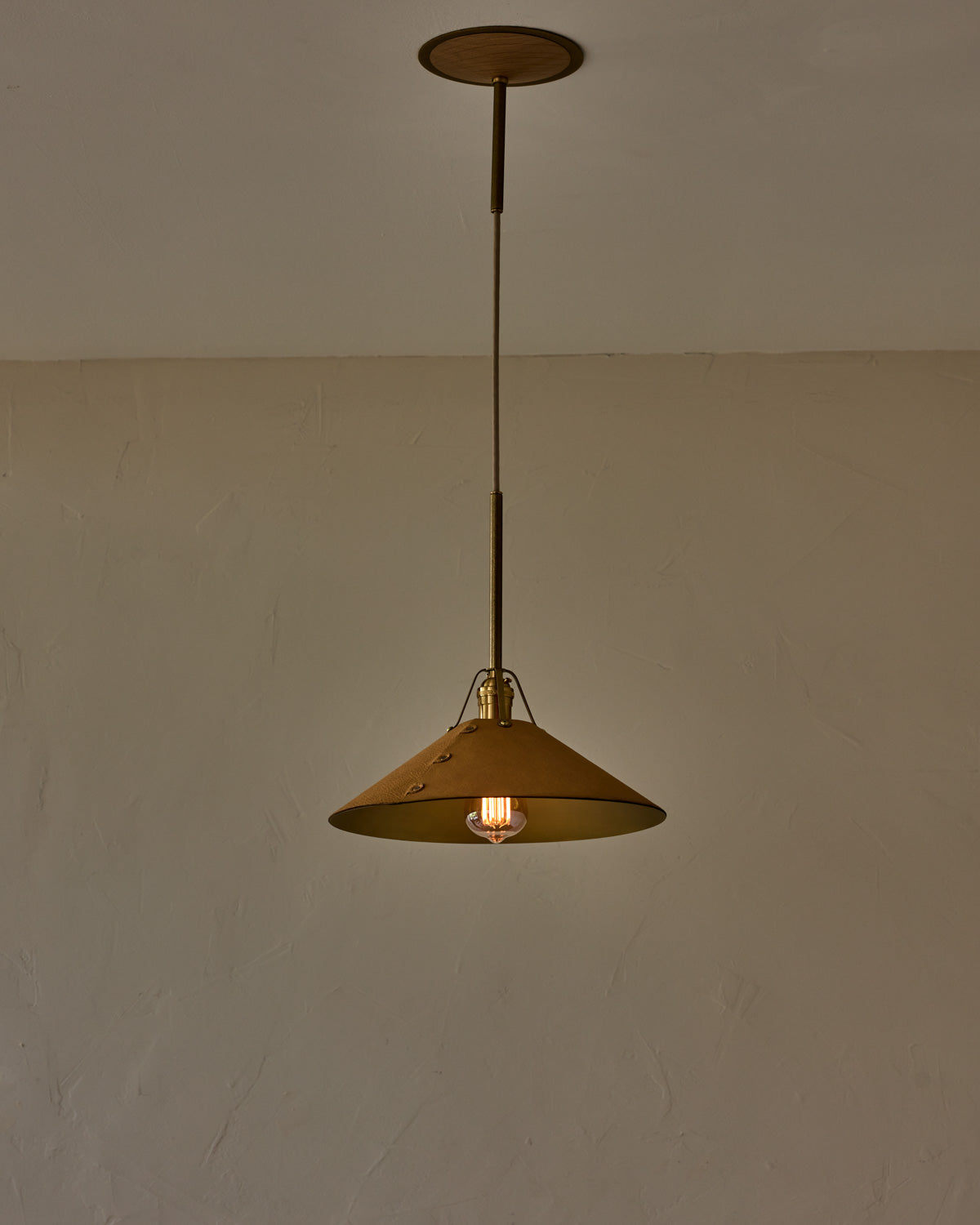 #leather-shade_natural #size_large