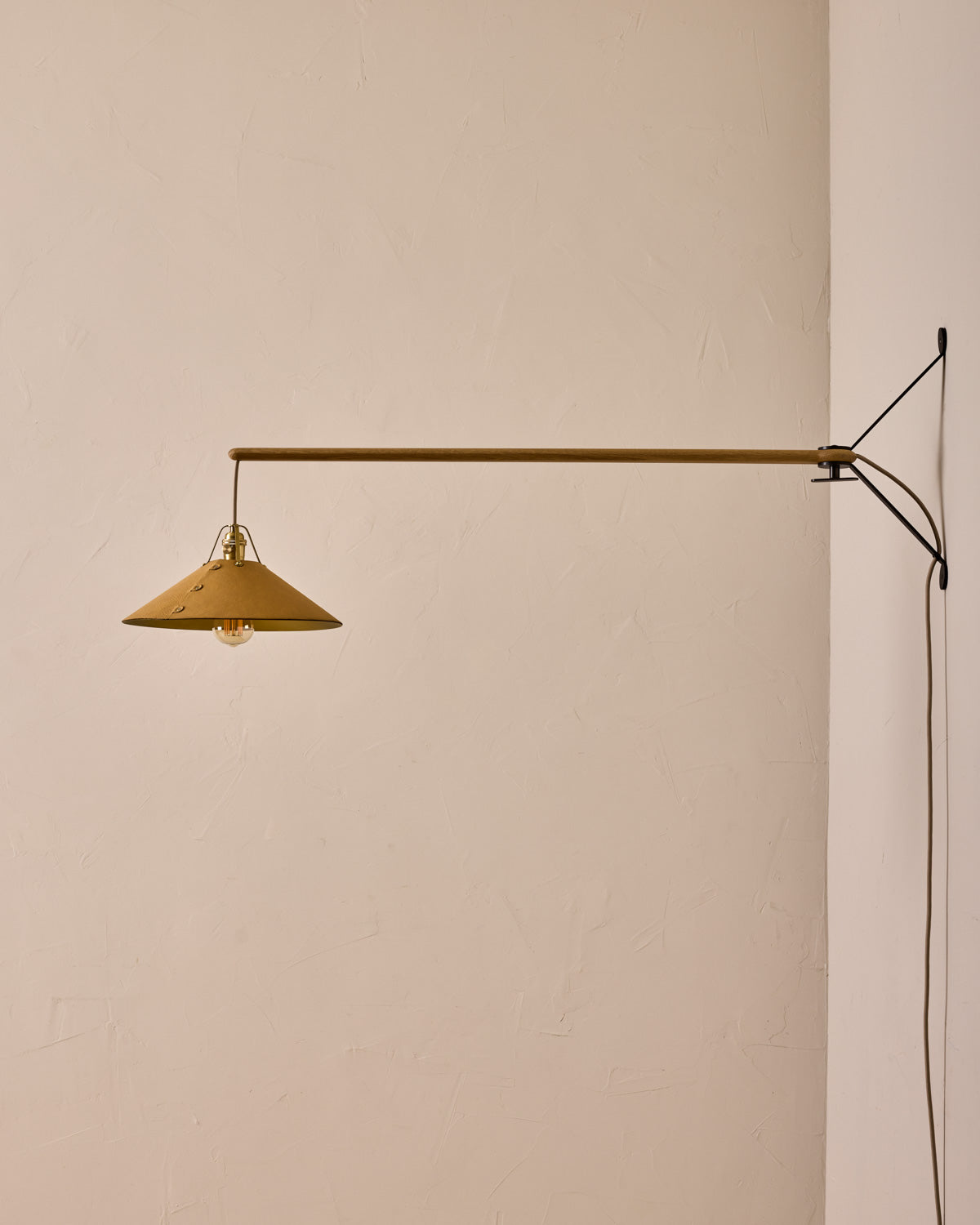 #leather-shade_natural #size_large #wiring_plug-in
