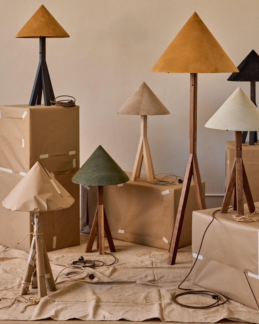 #shade-finish_loden suede
#wood-finish_clear maple