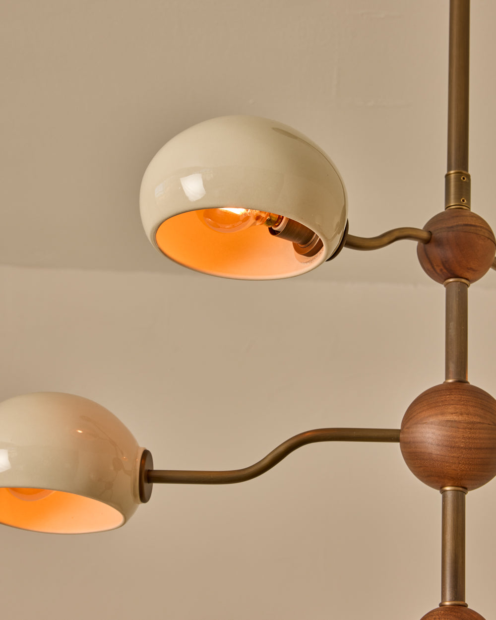 #shade-color_cream  #Metal-+-Wood-Finish_Antique Brass / Black Walnut