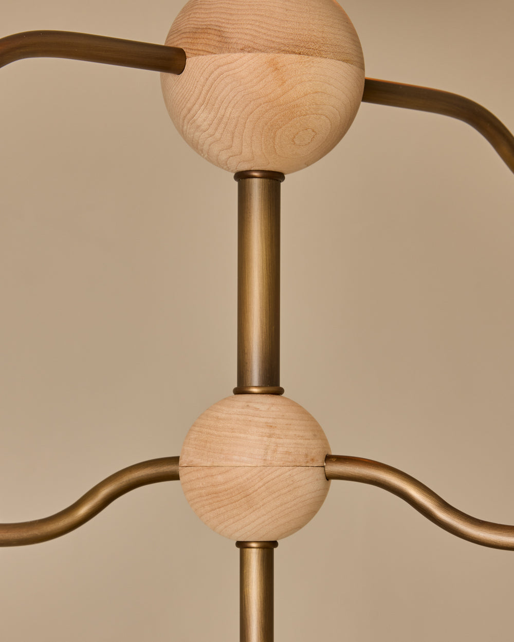 #Metal-+-Wood-Finish_Antique Brass / Clear Maple