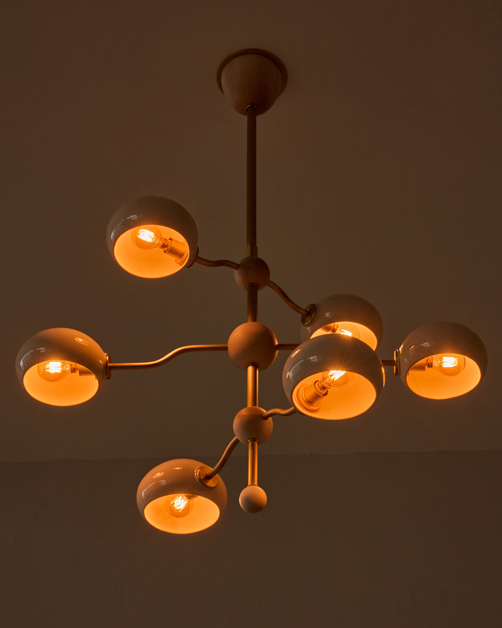 #shade-color_cream #Metal-+-Wood-Finish_Satin Brass / Clear Maple