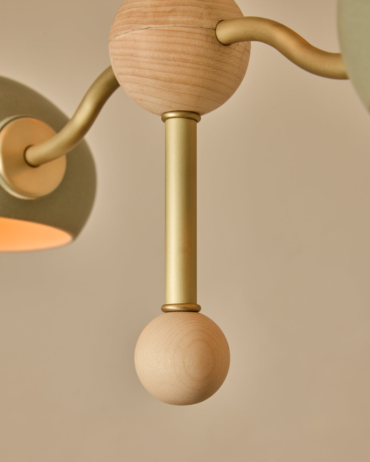 #shade-color_olivine  #Metal-+-Wood-Finish_Satin Brass / Clear Maple