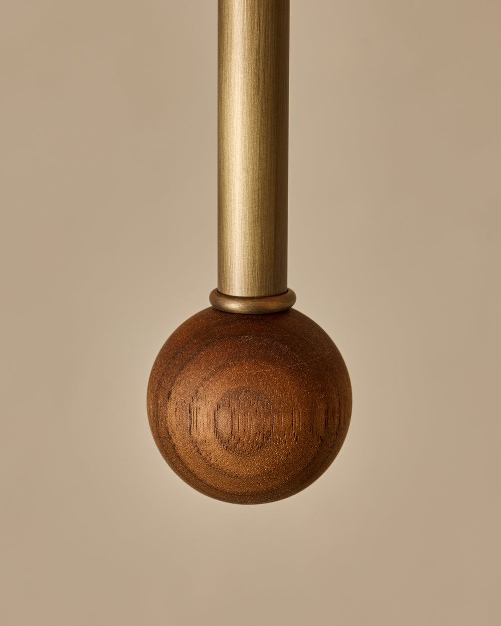 #Metal-+-Wood-Finish_Antique Brass / Black Walnut