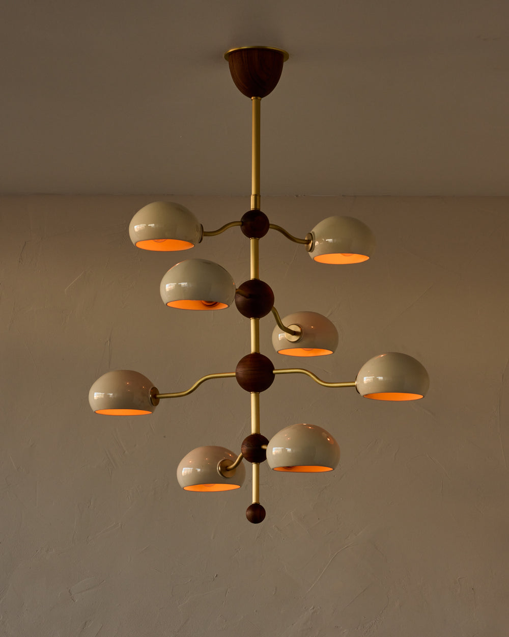 #shade-color_cream #Metal-+-Wood-Finish_Satin Brass / Black Walnut