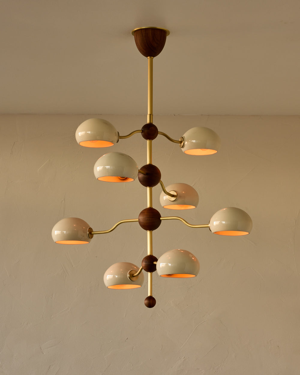 #shade-color_cream #Metal-+-Wood-Finish_Satin Brass / Black Walnut