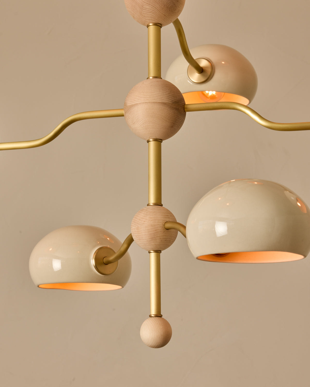 #shade-color_cream #Metal-+-Wood-Finish_Satin Brass / Clear Maple