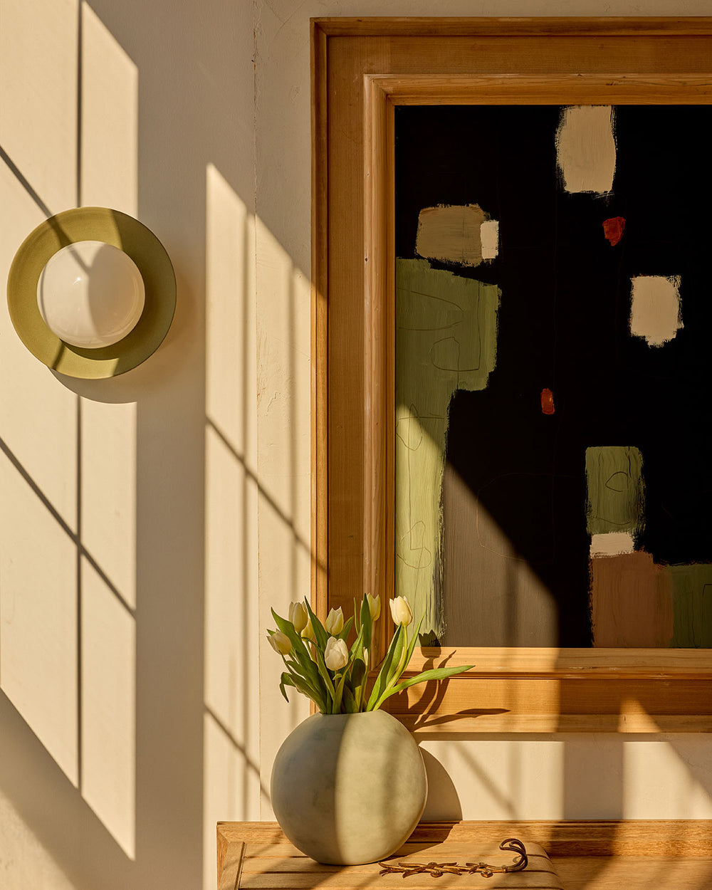 #shade-finish_olivine ceramic #metal-finish_satin brass