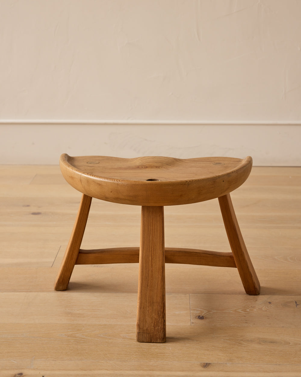 1960s "Fjøskrakk" 522 Pine Stool by Krogenæs Møbler