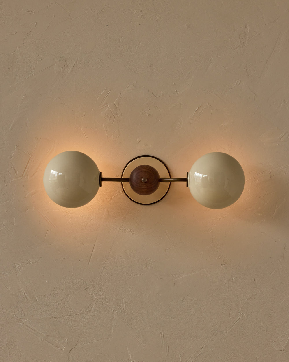 #ceramic-finish_cream #metal-finish_antique brass #wood-finish_black walnut