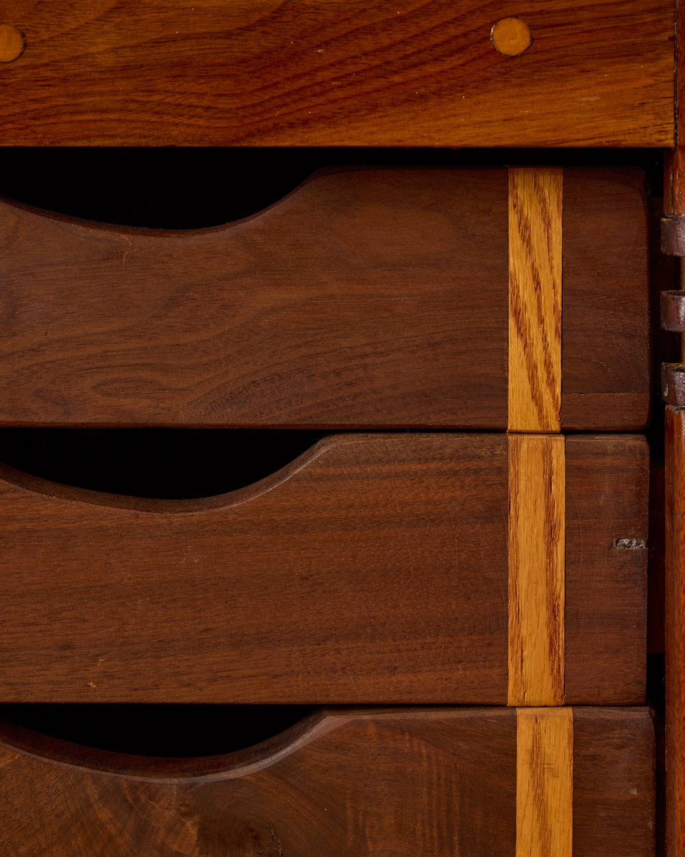 #style_Cabinet with Drawers