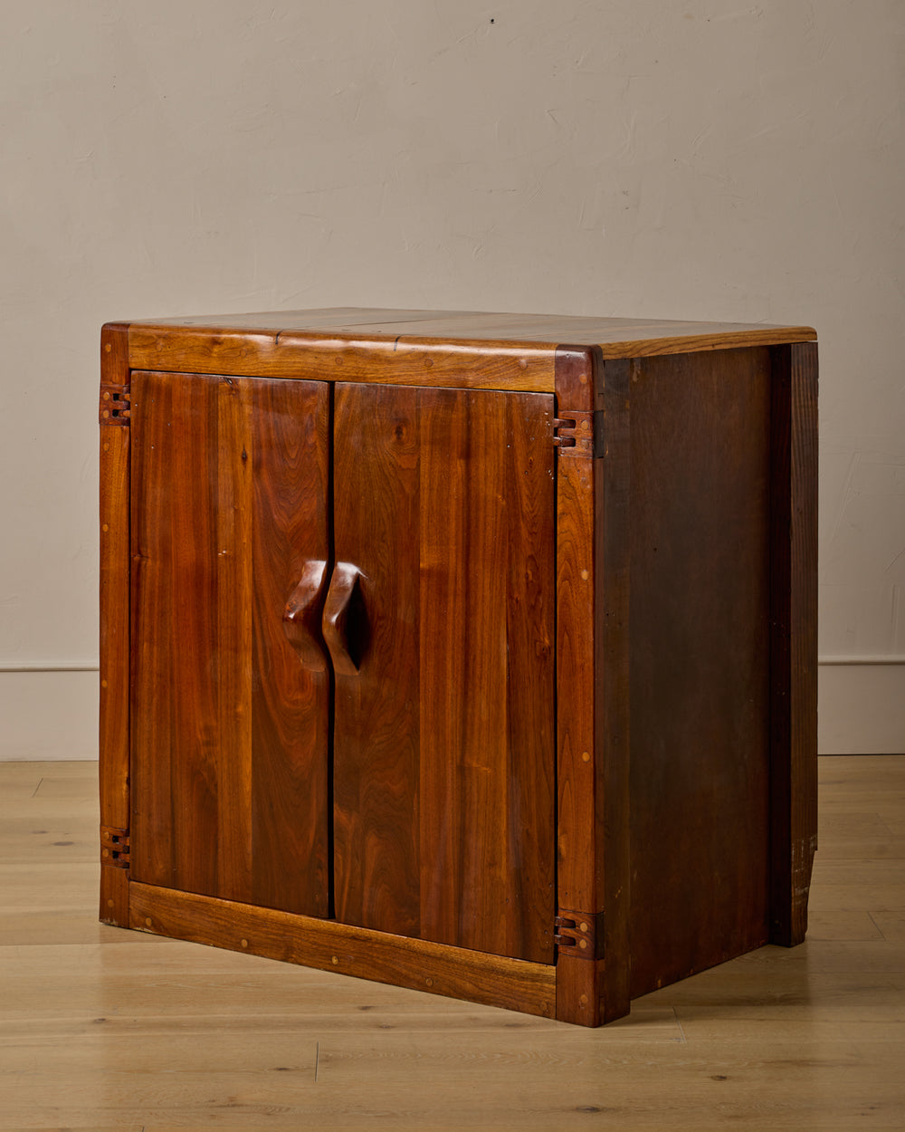 #style_Cabinet with Drawers