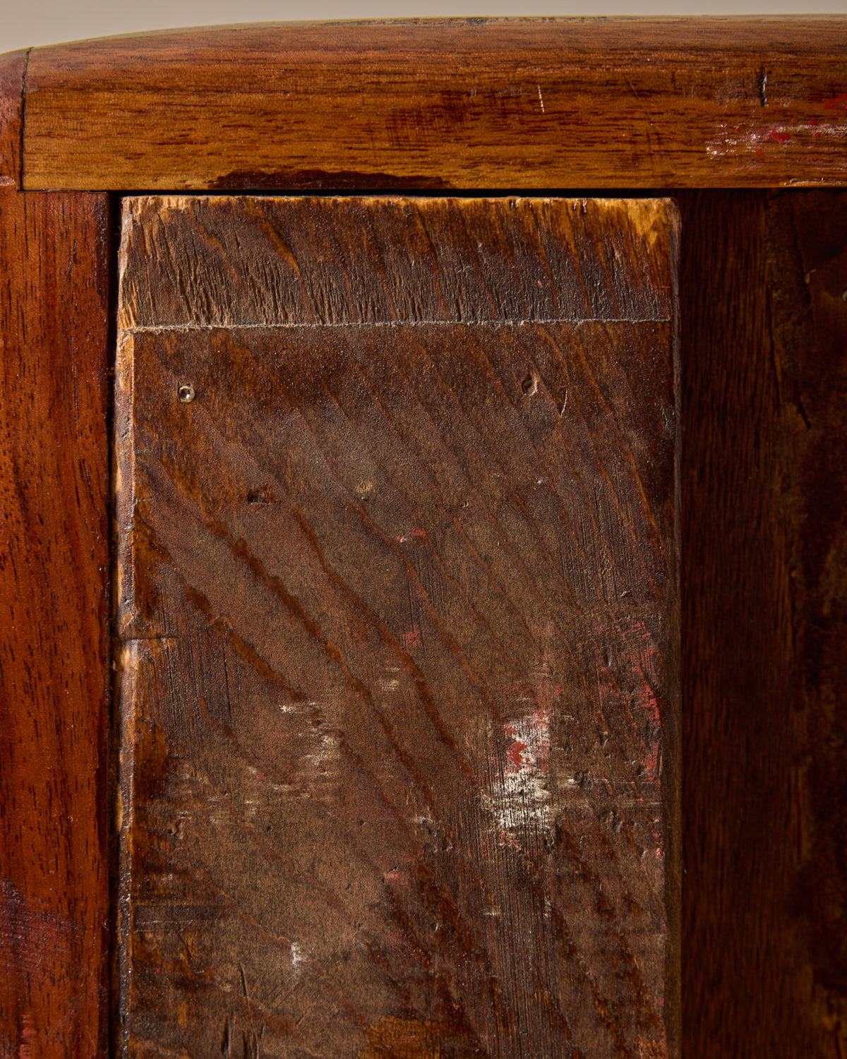 #style_Cabinet with Pullout Shelves