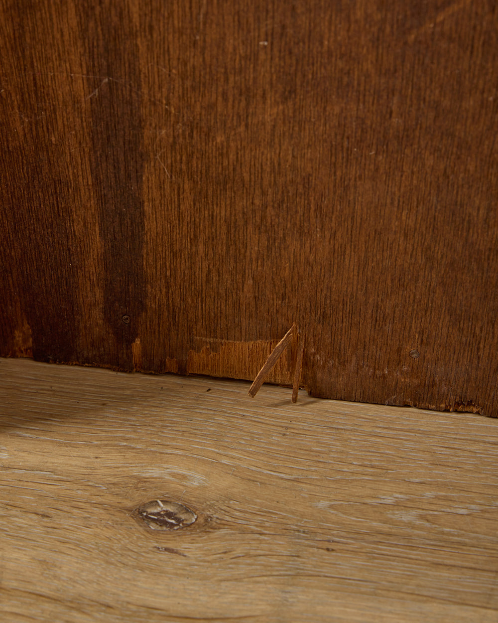 #style_Cabinet with Pullout Shelves