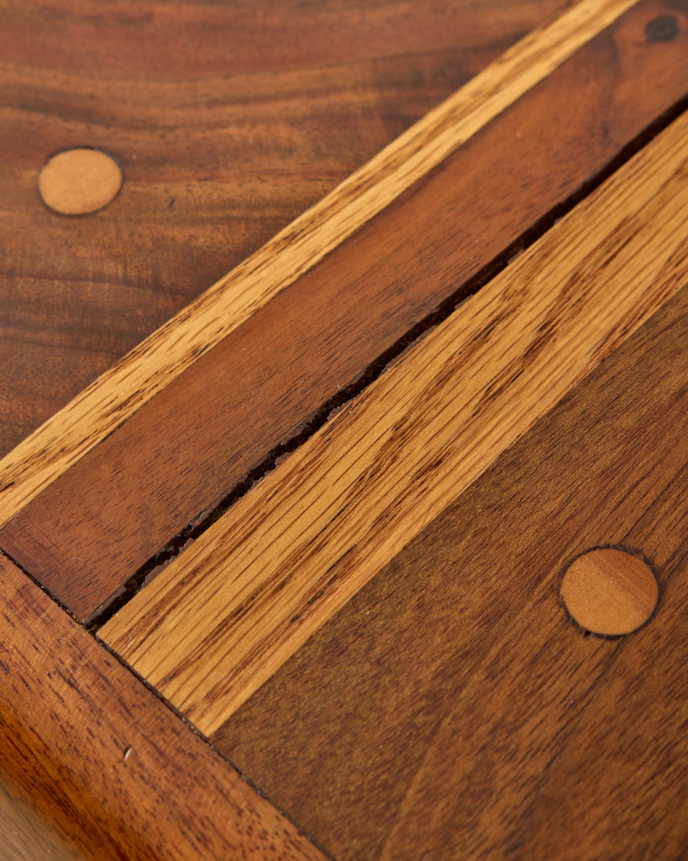 #style_Cabinet with Pullout Shelves