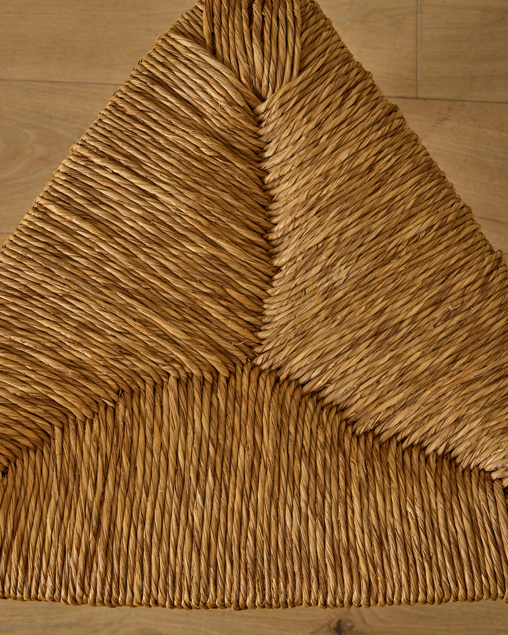 Bobbin Triangular Armchair