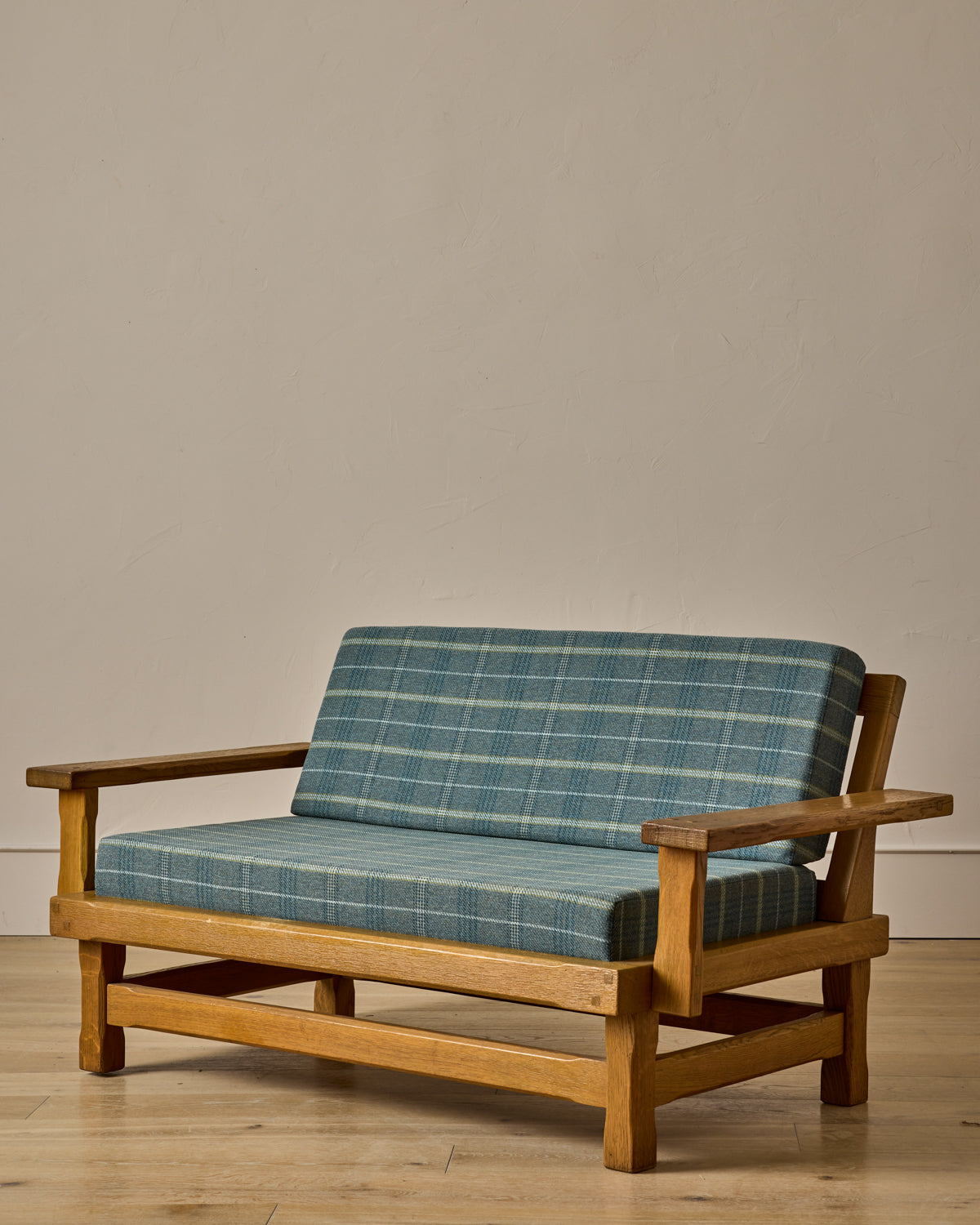 Belgian Oak Loveseat in Plaid
