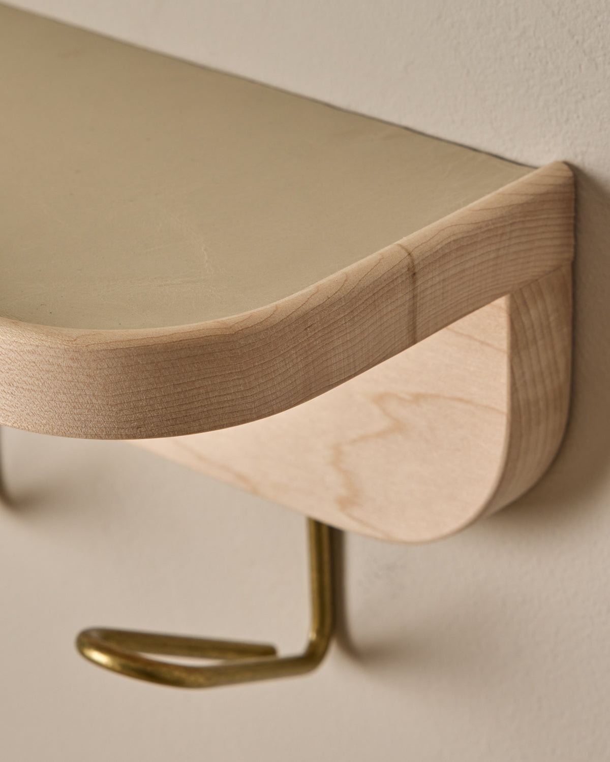 Bennett Wall Rack - Clear Maple