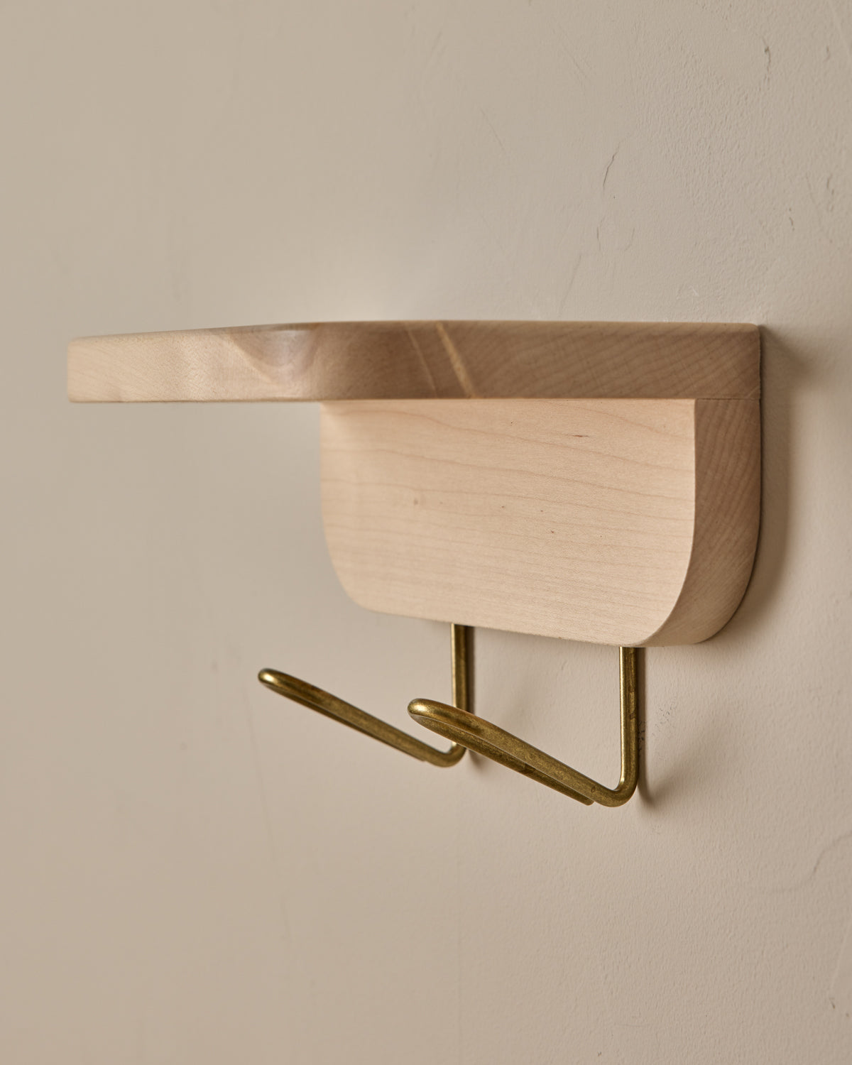 Bennett Wall Rack - Clear Maple