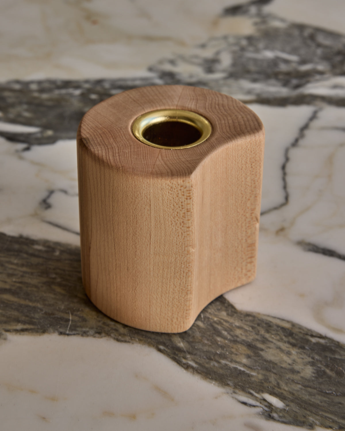 #wood-finish_clear maple #style_fluted