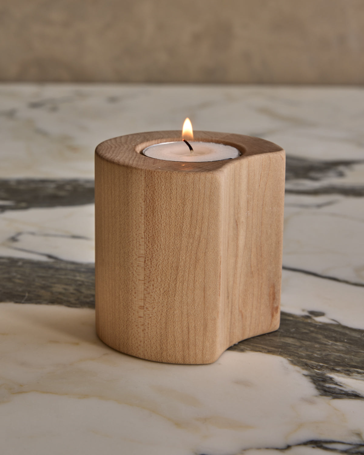 #wood-finish_clear maple #style_fluted