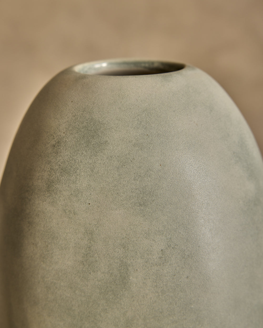#style_Tall Elliptical Vase