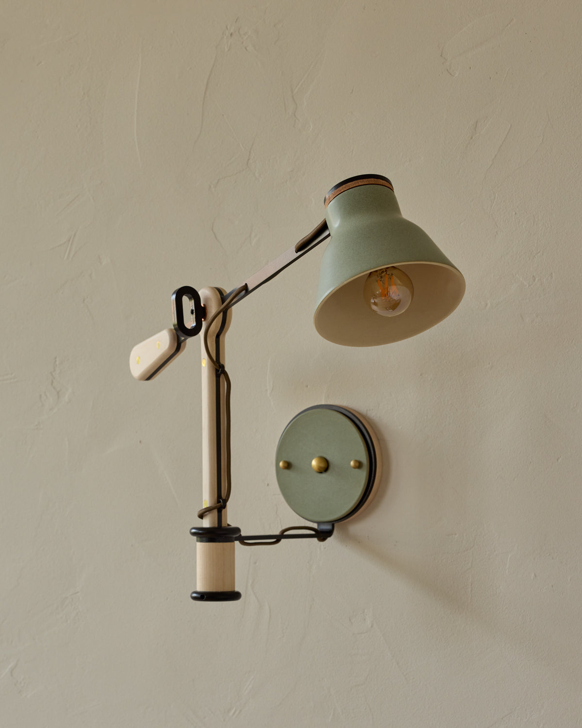 Alek Wall Sconce