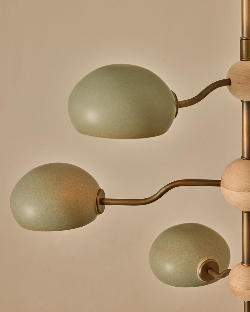 #shade-color_olivine  #Metal-+-Wood-Finish_Antique Brass / Clear Maple