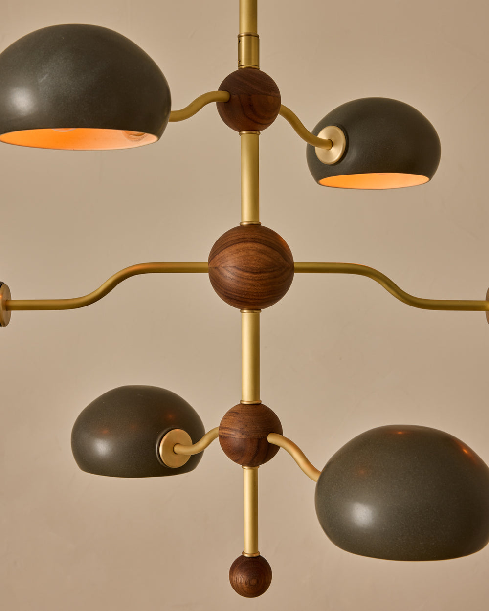 #shade-color_almost black #Metal-+-Wood-Finish_Satin Brass / Black Walnut